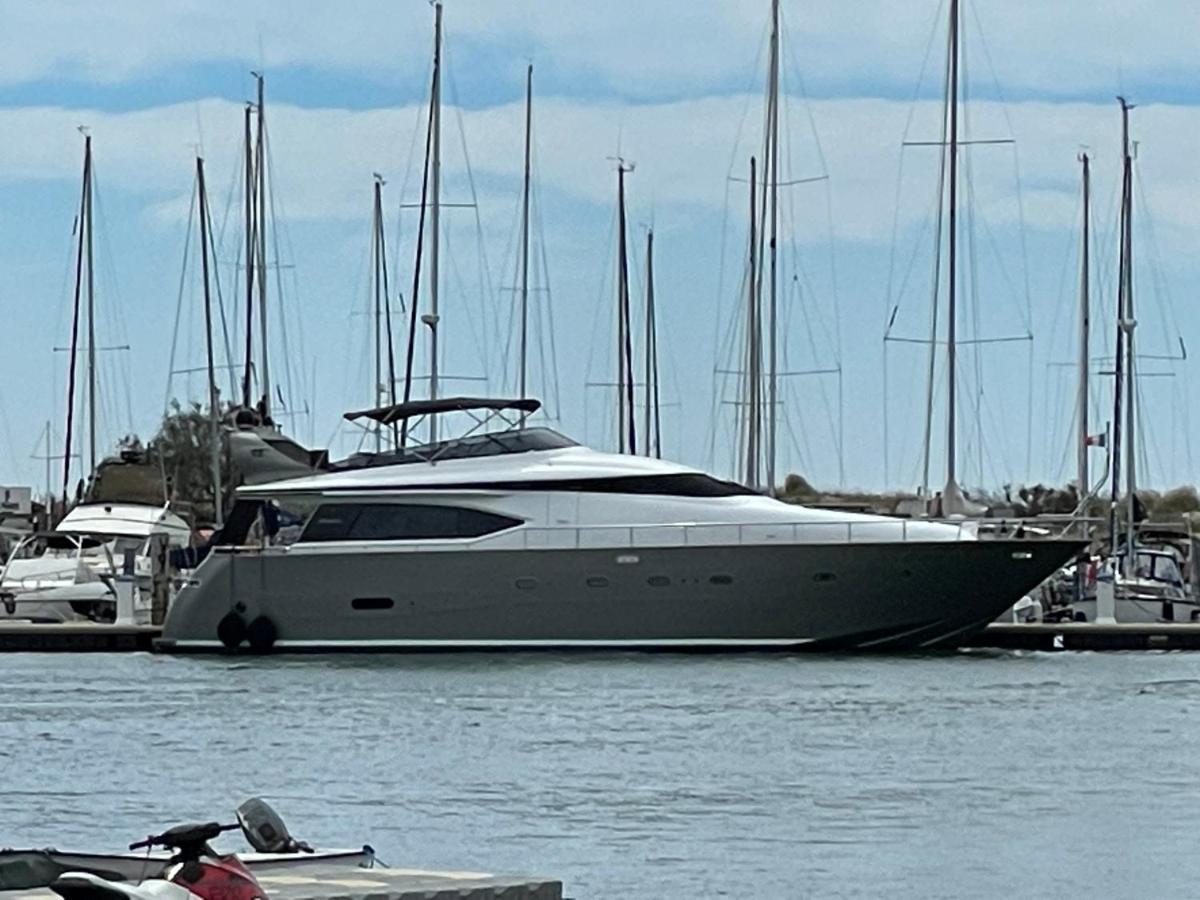 Bådhotel Motoryacht 21 Avec Equipage Barcelona