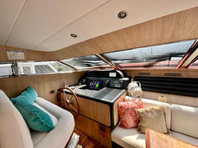 Bådhotel Motoryacht 21 Avec Equipage Barcelona