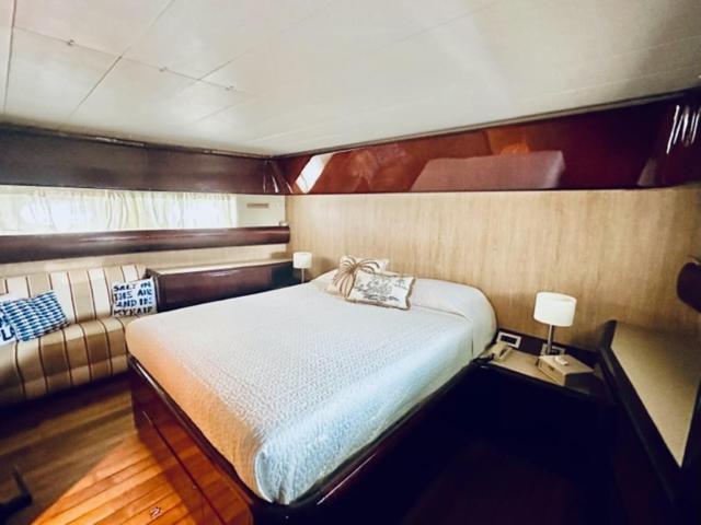 Motoryacht 21 Avec Equipage Bådhotel Barcelona