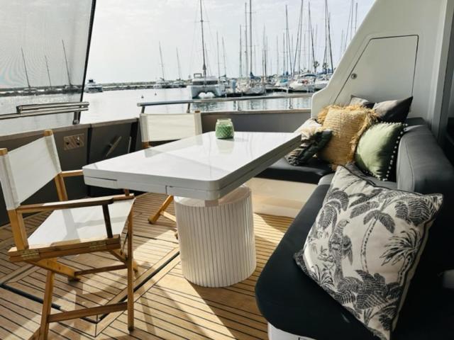 Motoryacht 21 Avec Equipage Bådhotel *