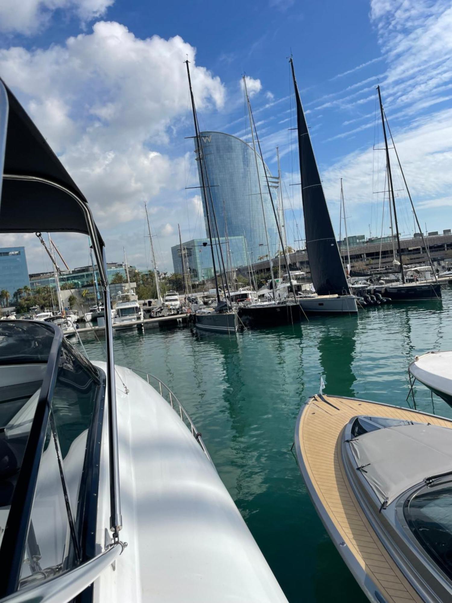 Bådhotel Motoryacht 21 Avec Equipage Barcelona